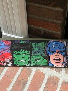 Marvel Pop Art Panel Featuring Hulk (Green) & Captain America (Blue)